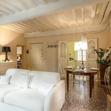Apartment Stellario *